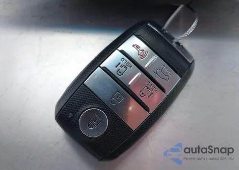 2018 Kia Sedona Lx z USA, uszkodzony, nr VIN KNDMB5C15J6376317